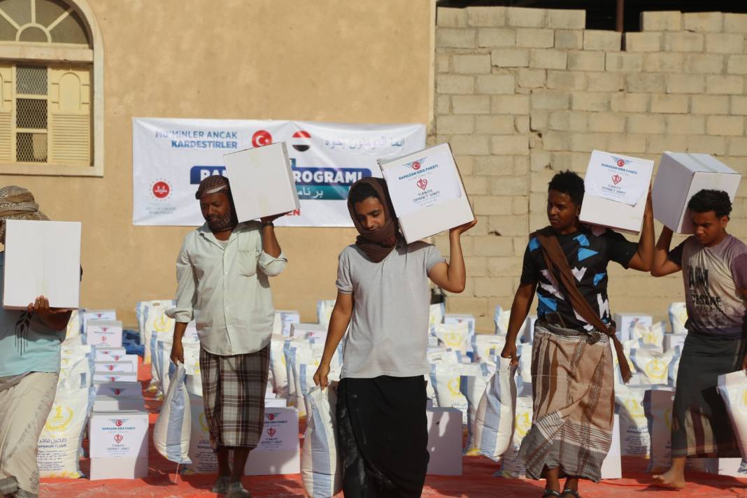 TDV Yemen'de 17 bin ihtiyaç sahibine iftarlık dağıtacak 2
